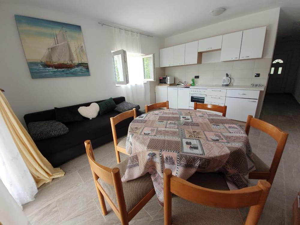 Apartmani Lucija Maslenica Luaran gambar